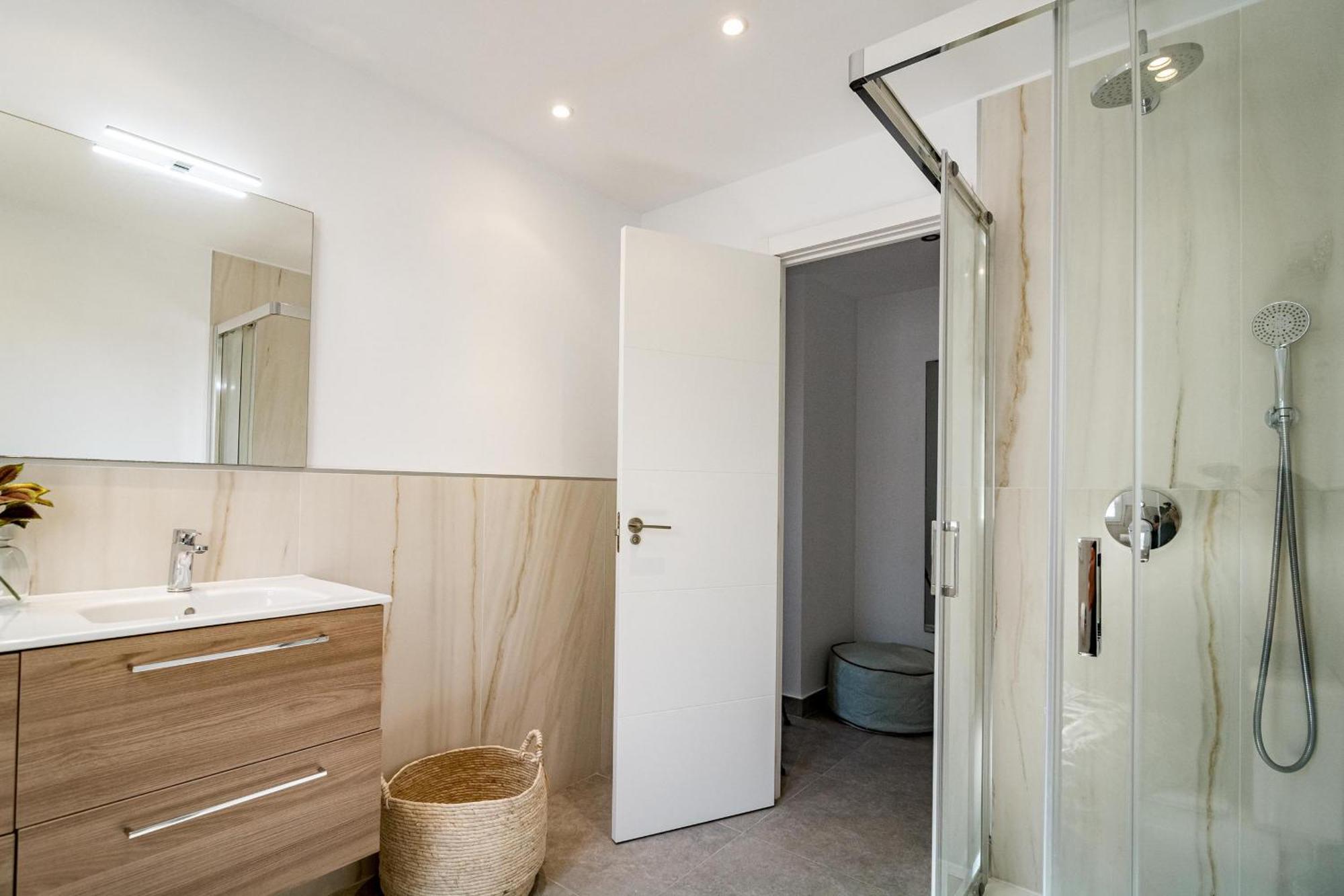 Ab3 - Spacious Home, Puerto Banus Marbella