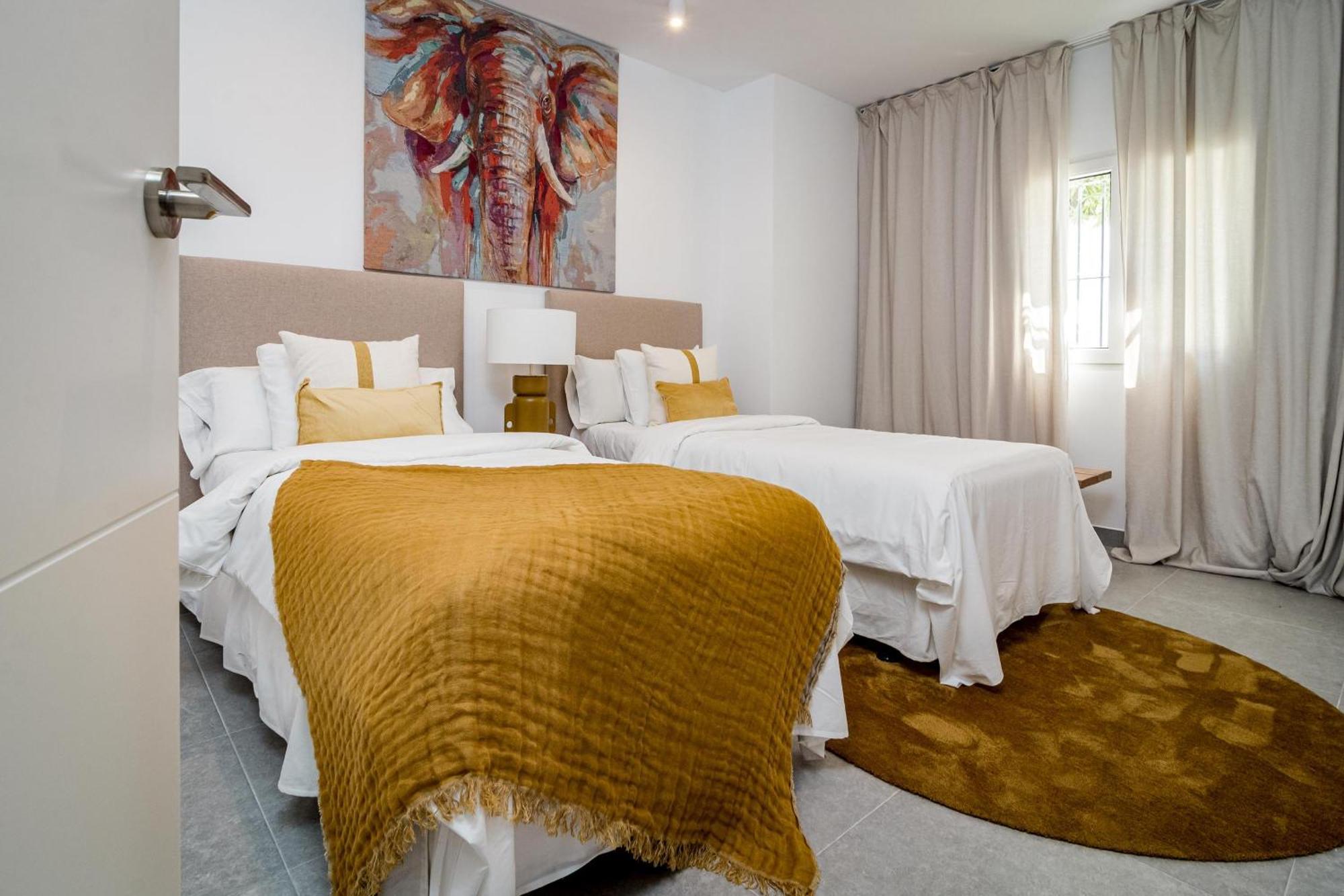 Ab3 - Spacious Home, Puerto Banus Appartement